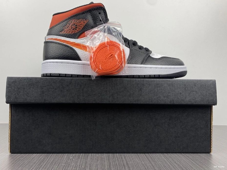 Jordan Zig Mid DN4929-100 - 1 Zag 1010
